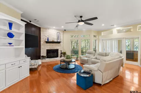 Living - 270 Pr 5293, Yantis, TX 75497 photo 4 of 4