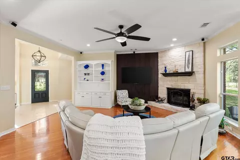 Living - 270 Pr 5293, Yantis, TX 75497 photo 2 of 4