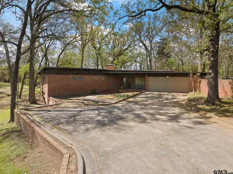 101 Bluebird St, Mount Pleasant, TX 75455
