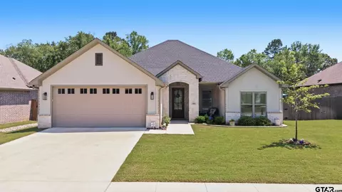 416 Deer Point Cv, Chandler, TX 75758