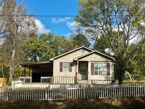 227 S Mcwhorter, Mineola, TX 75773