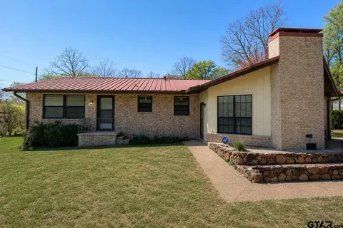 109 Maxine St, Mineola, TX 75773