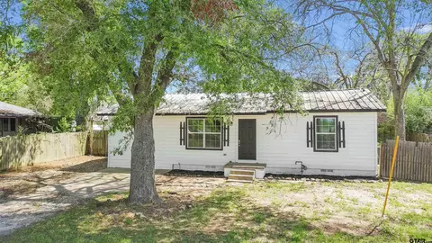 712 Reagan St, Frankston, TX 75763