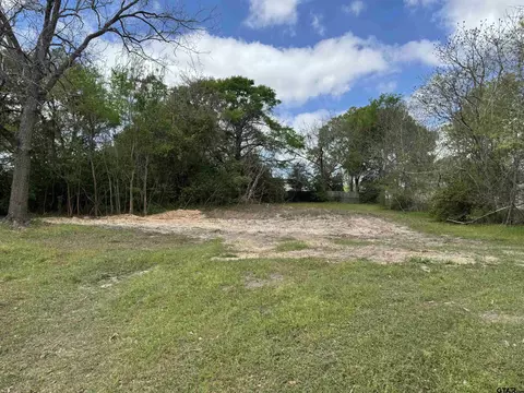 207 E Front St, Arp, TX 75750