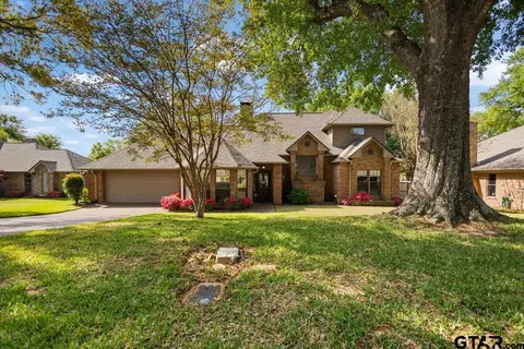 702 Cedar Creek Dr, Tyler, TX 75703
