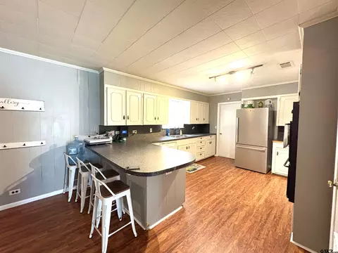 409 E Main, Omaha, TX 75571 photo 8