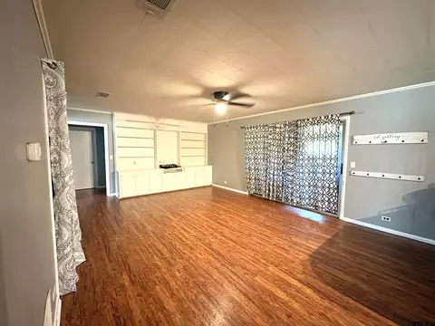409 E Main, Omaha, TX 75571 photo 10
