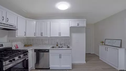 1925 Cushing Dr, Tyler, TX 75702 photo 8