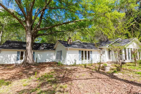 2942 Medlin Rd, Gilmer, TX 75645