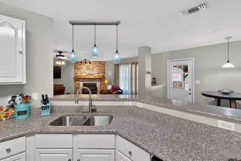 Kitchen - 5883 N I-20 Service Rd E, Marshall, TX 75672 photo 5 of 5
