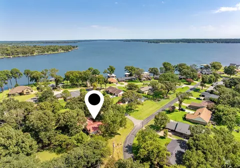 21743 S Shore Dr, Chandler, TX 75758
