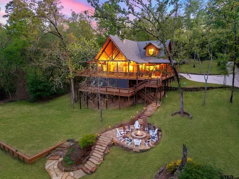 1625 Canadian Dr, Scroggins, TX 75480