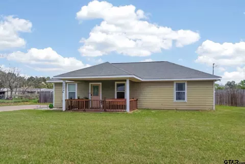 1054 Caroline Ln, Bullard, TX 75757