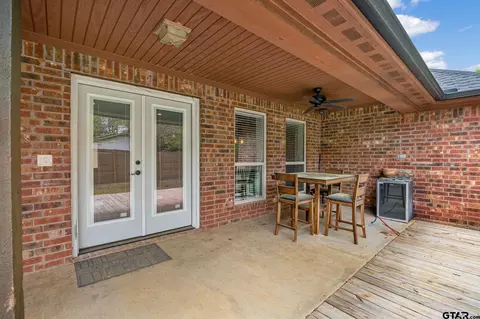 Exterior - 710 Willowood St, Longview, TX 75604 photo 3 of 11