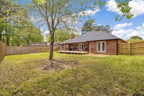 Exterior - 710 Willowood St, Longview, TX 75604 photo 6 of 11
