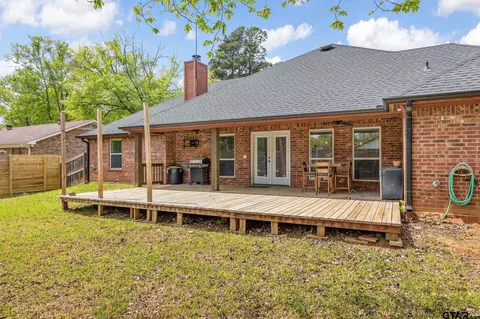Exterior - 710 Willowood St, Longview, TX 75604 photo 5 of 11