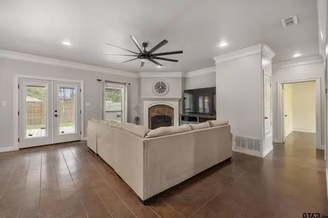 Living - 710 Willowood St, Longview, TX 75604 photo 1 of 1