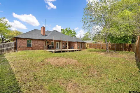 Exterior - 710 Willowood St, Longview, TX 75604 photo 7 of 11