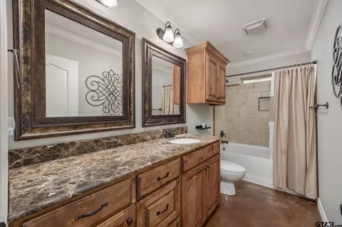 Bath - 710 Willowood St, Longview, TX 75604 photo 3 of 3