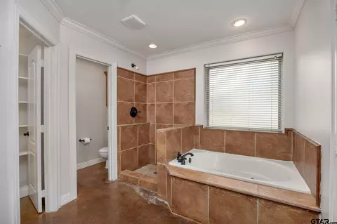 Bath - 710 Willowood St, Longview, TX 75604 photo 1 of 3