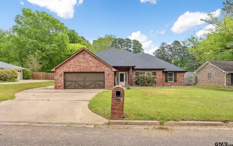 Exterior - 710 Willowood St, Longview, TX 75604 photo 9 of 11