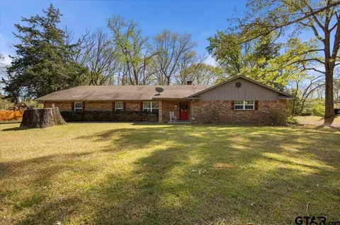 110 Leisure Ln, Whitehouse, TX 75791