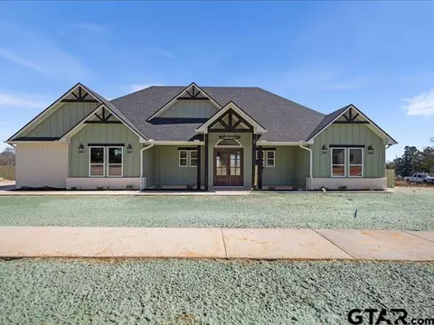 17287 Woodcrest Cir, Lindale, TX 75771