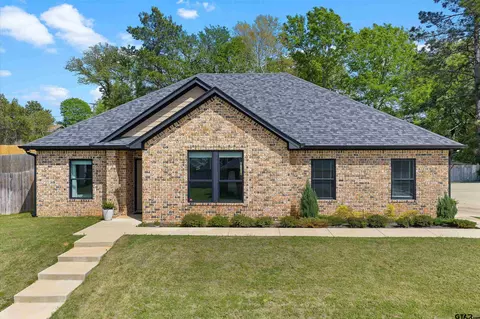 111 Kenswick St, Henderson, TX 75654