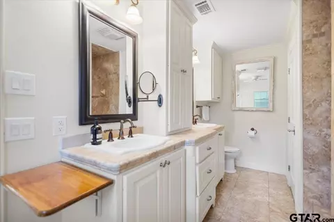 Bath - 532 E Hideaway Ln, Hideaway, TX 75771 photo 4 of 6