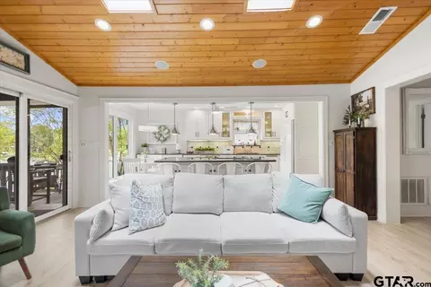 Living - 532 E Hideaway Ln, Hideaway, TX 75771 photo 2 of 7