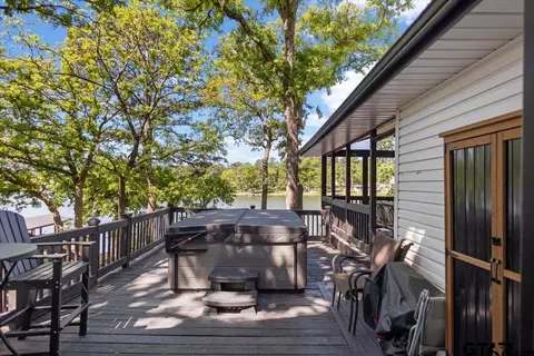 Exterior - 532 E Hideaway Ln, Hideaway, TX 75771 photo 8 of 9