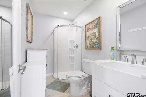 Bath - 532 E Hideaway Ln, Hideaway, TX 75771 photo 6 of 6