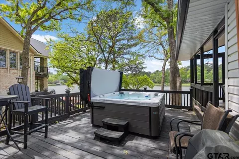 Exterior - 532 E Hideaway Ln, Hideaway, TX 75771 photo 7 of 9