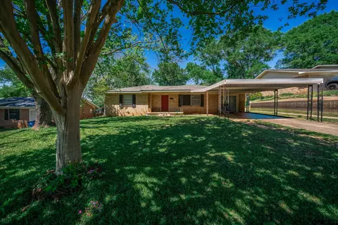 1810 W Main St, Henderson, TX 75652