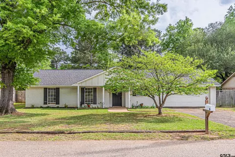 134 Park Dr, Longview, TX 75601