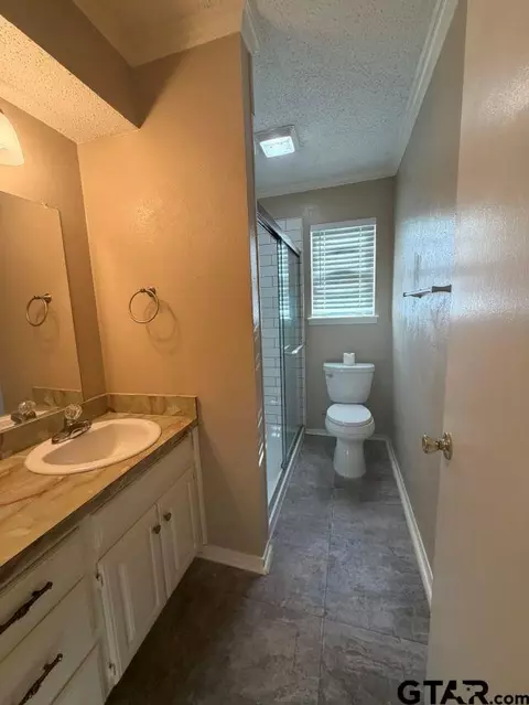 Bath - 3045 Monroe St, Commerce, TX 75428 photo 1 of 2