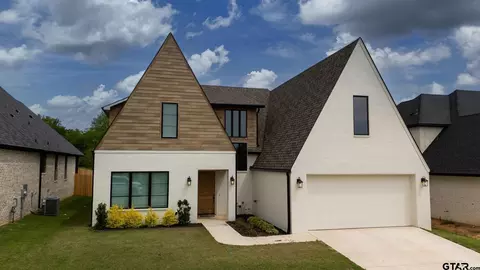 3143 Club Dr, Tyler, TX 75703