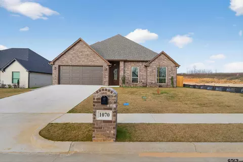 1070 Stagecoach Bnd, Bullard, TX 75757