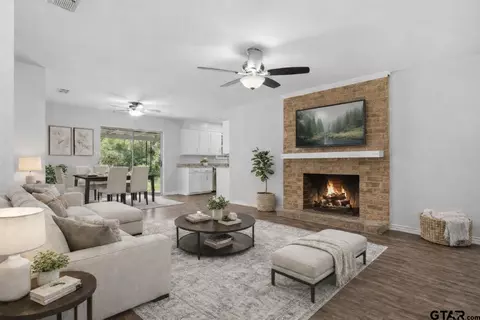 801 Sunset Dr, Overton, TX 75684
