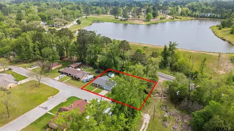 801 Sunset Dr, Overton, TX 75684