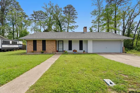 801 Sunset Dr, Overton, TX 75684