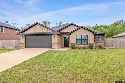 16030 Crossing Cir, Lindale, TX 75771