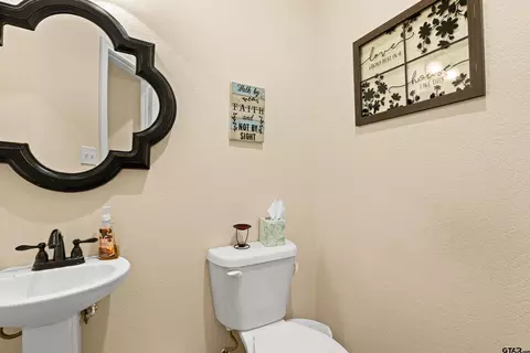 Bath - 108 Private Road 1412, Longview, TX 75604 photo 1 of 5