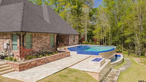 Exterior - 511 Lost Crk, Longview, TX 75605 photo 7 of 10