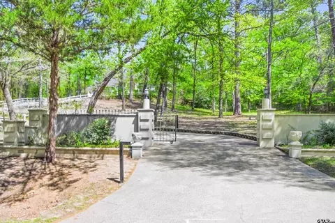 18737 Oakbrook Rd, Tyler, TX 75703