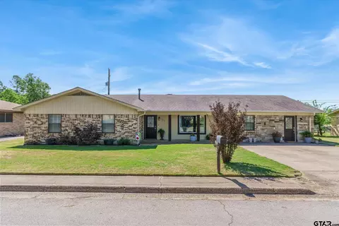 602 Gearner Dr, Winnsboro, TX 75494