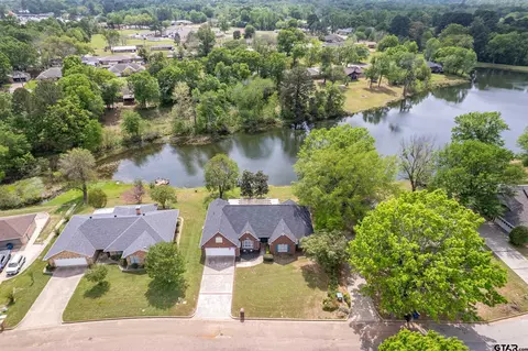233 Lakeside Pl, Mineola, TX 75773