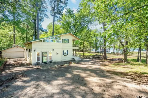 401 Cathy St, Lone Star, TX 75668