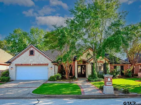 2206 Kennebunk Ln, Tyler, TX 75703