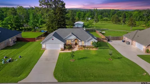 18341 Timber Oaks Dr, Lindale, TX 75771
